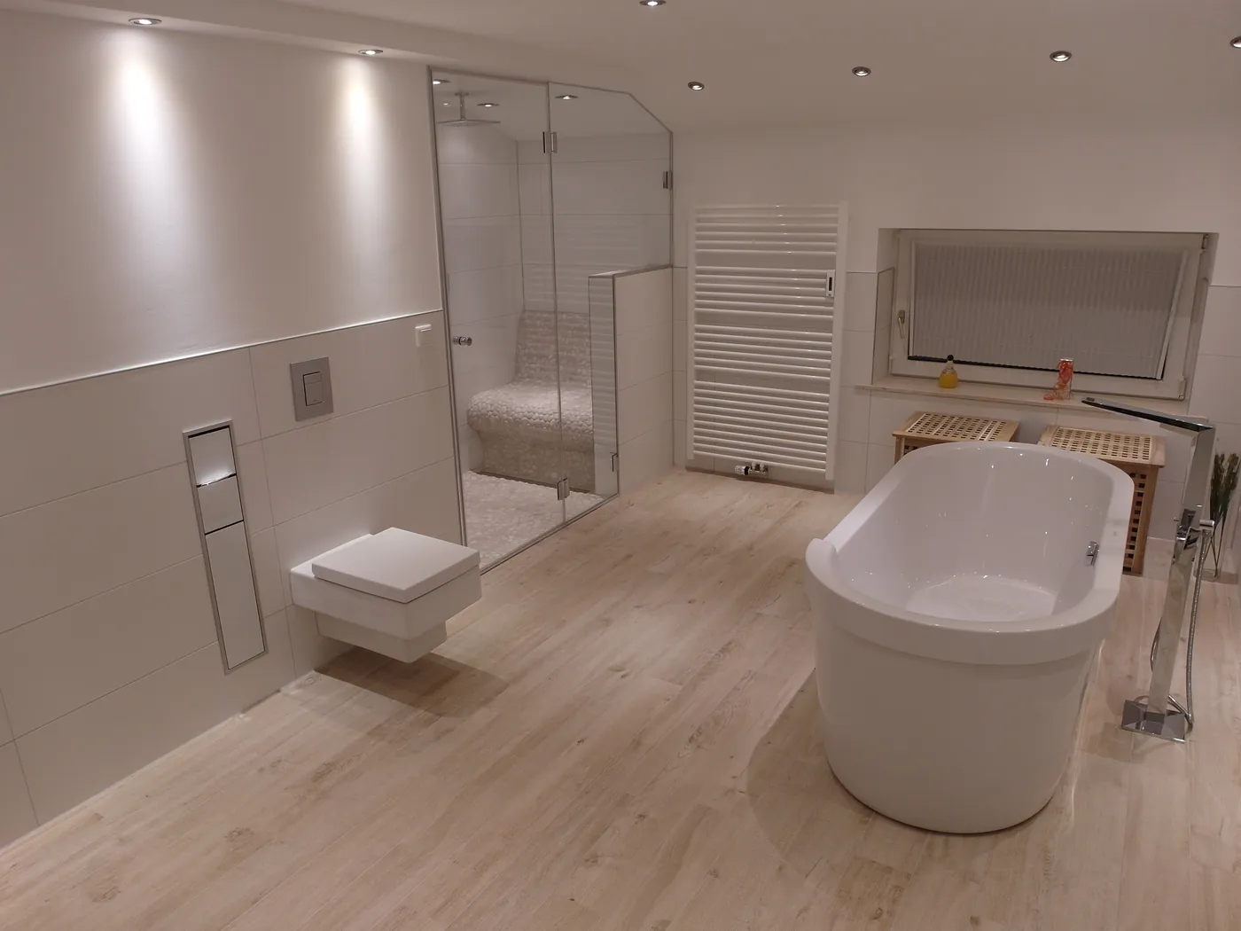 Fertig saniertes Badezimmer von BAUART Thorsten Verhoeven in Krefeld